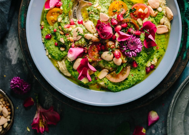 A bowl of gaucomole salad.